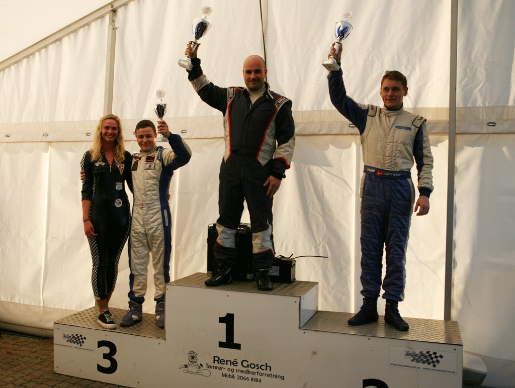 Nymark Racing ønsker Kenneth Jensen tillykke mesterskabet.
(Foto: Motorsporten.dk)